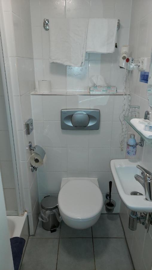 Hotel Mueller Koeln Ngoại thất bức ảnh