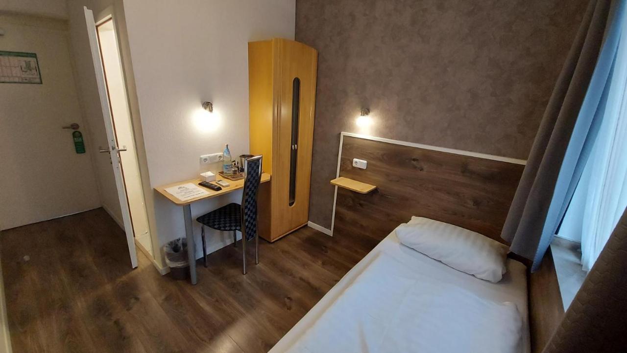 Hotel Mueller Koeln Ngoại thất bức ảnh