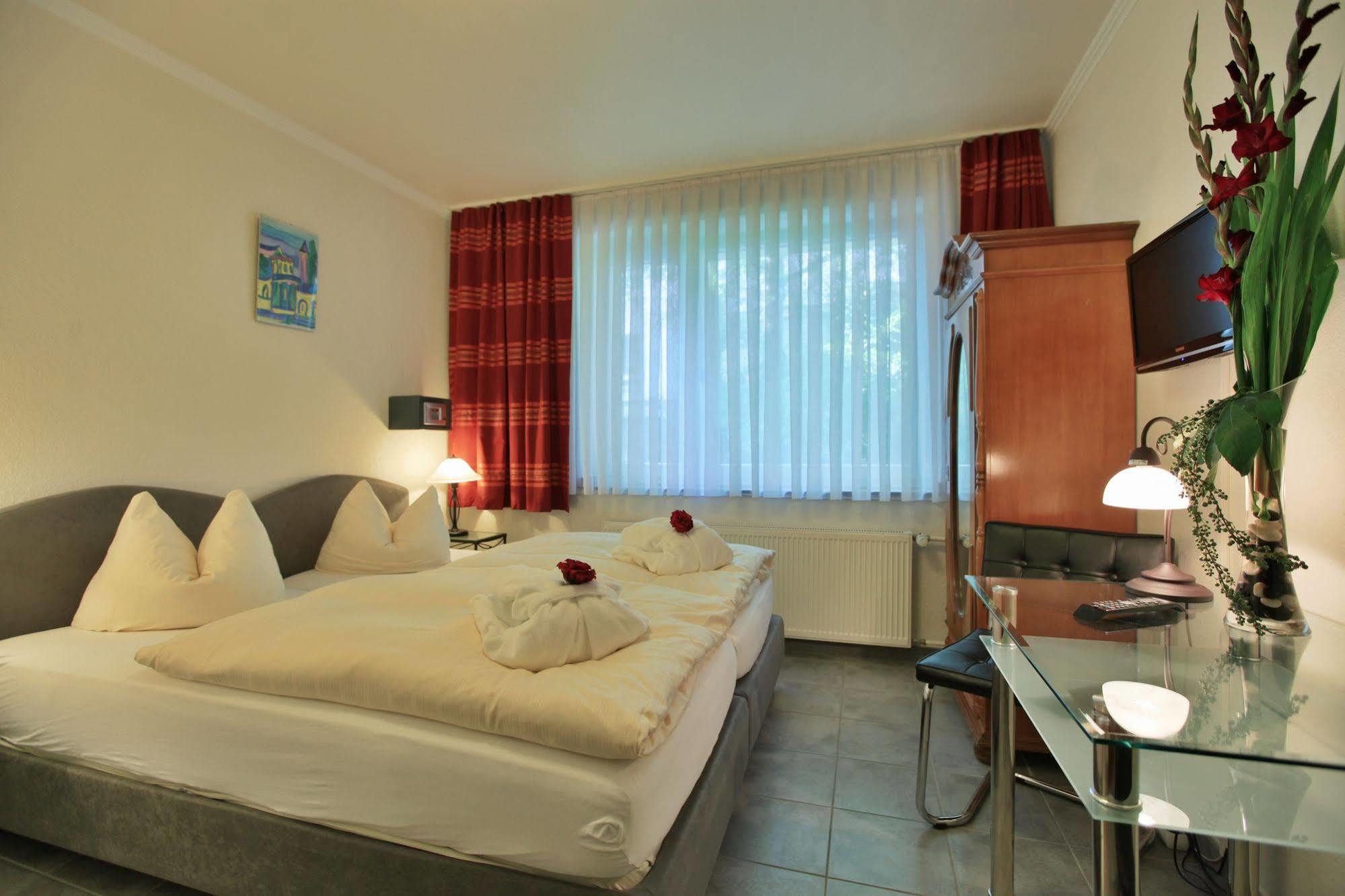 Hotel Mueller Koeln Ngoại thất bức ảnh