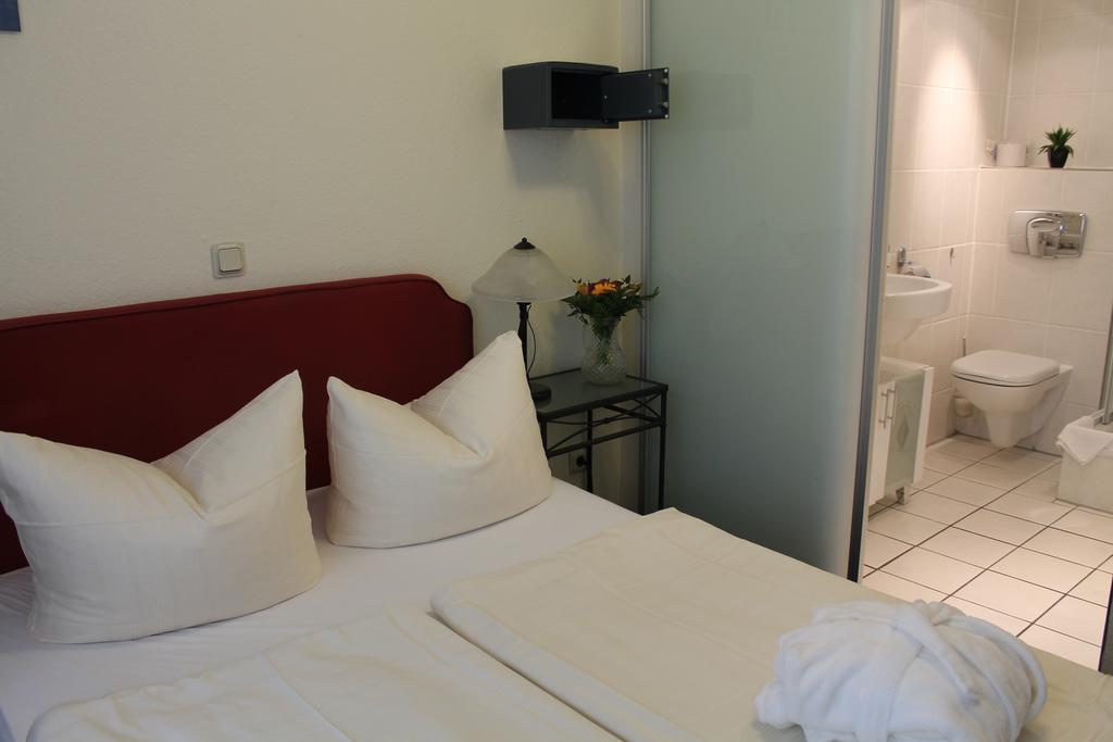 Hotel Mueller Koeln Ngoại thất bức ảnh