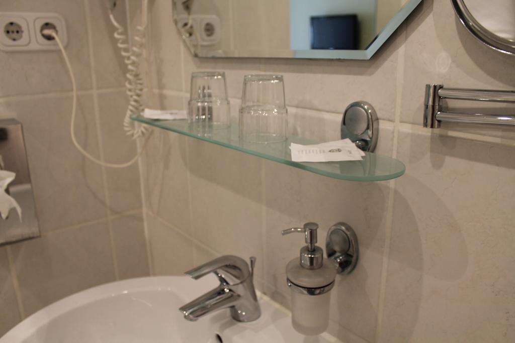 Hotel Mueller Koeln Ngoại thất bức ảnh