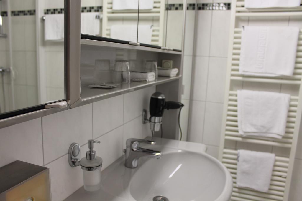 Hotel Mueller Koeln Ngoại thất bức ảnh